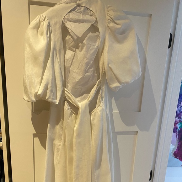 Dissh aisle long white linen backless dress size us 8 - Picture 3 of 5